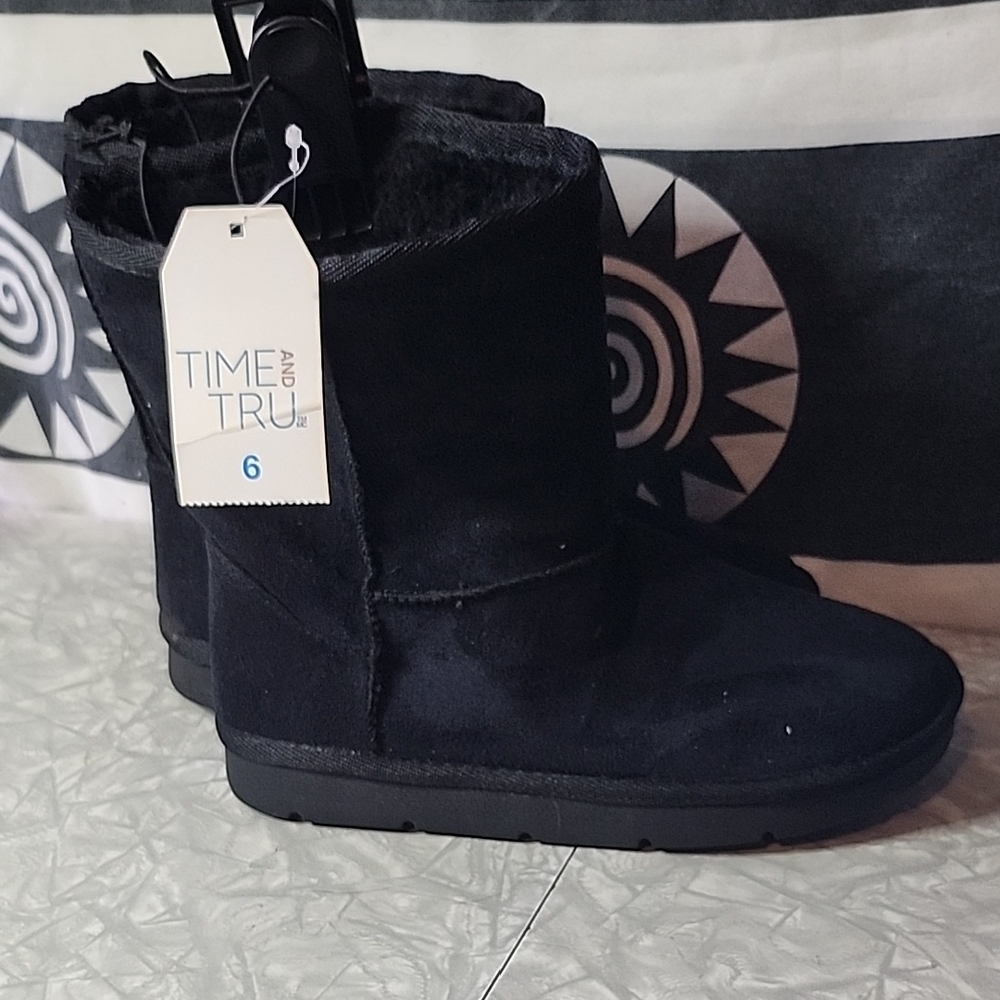 Time and Tru Black Faux Suede Boots